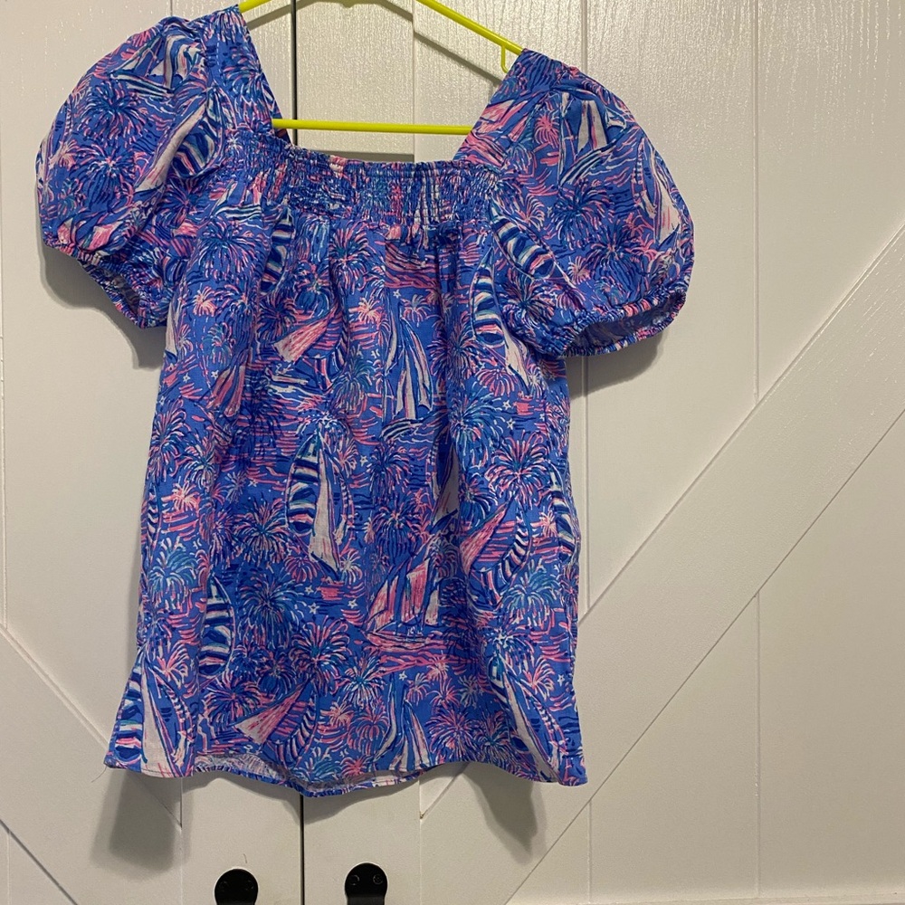 BNWT Lily Pulitzer beautiful shirt! 🩷